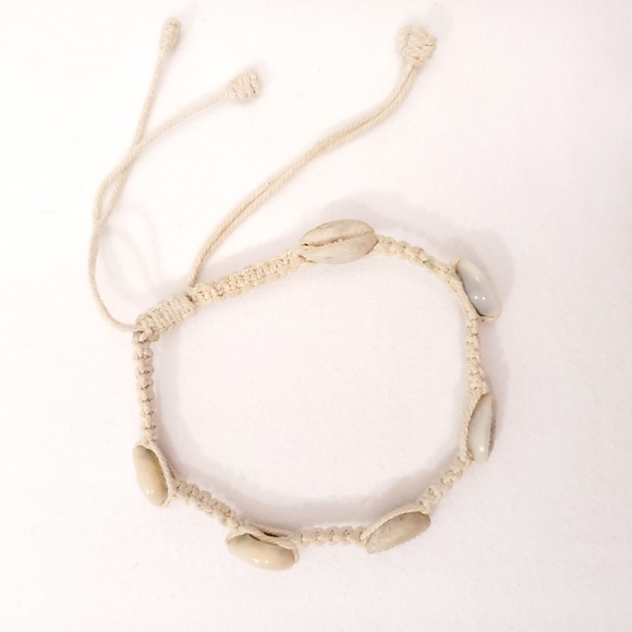 Seashell Braided Bracelet - Picture 3 of 6